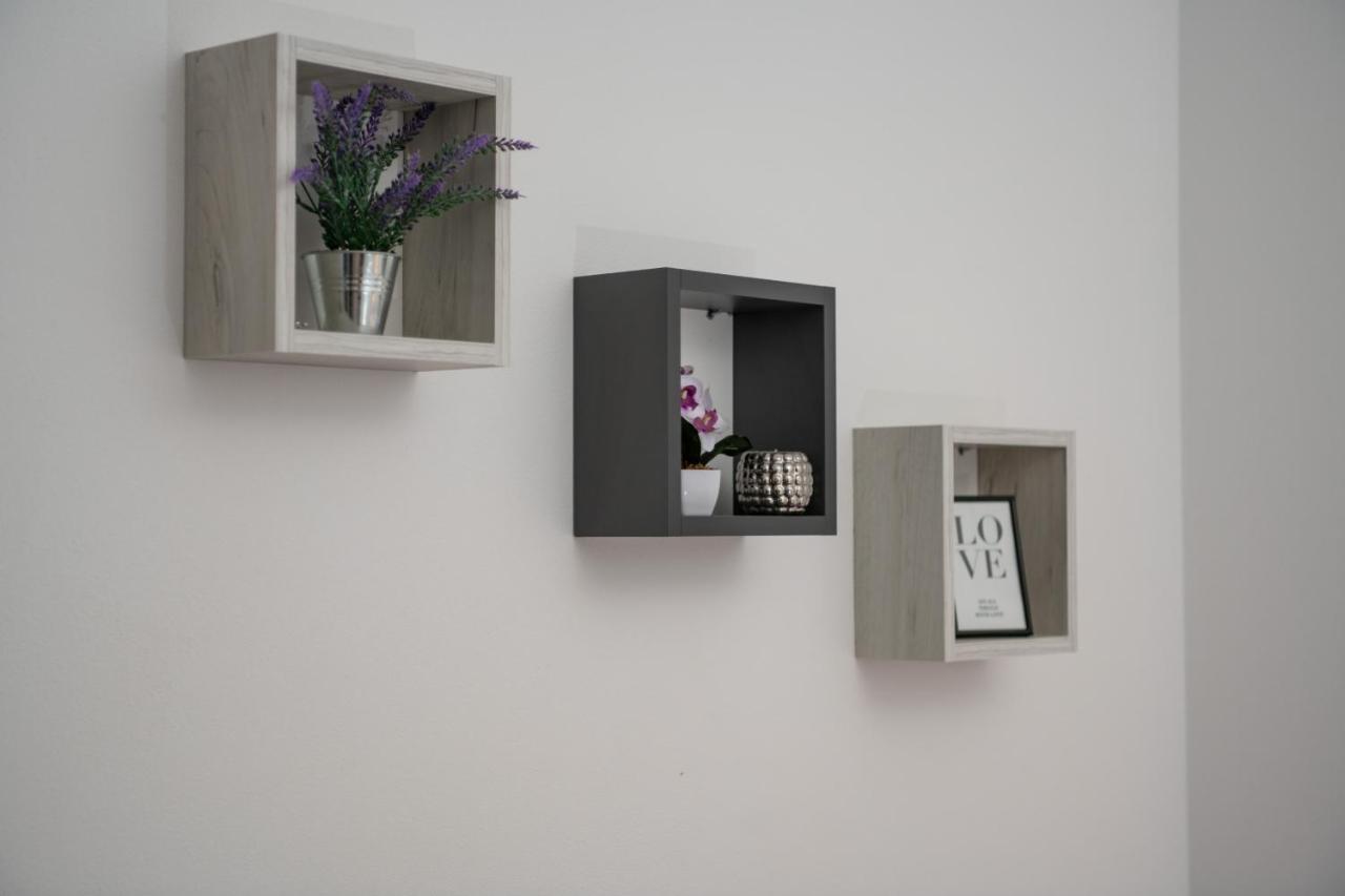 Apartments Greta & Ivona 普拉 外观 照片